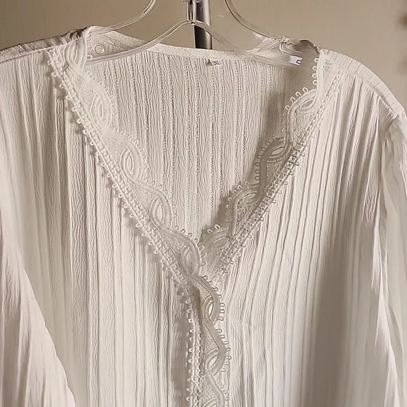 V-Neck Blouse, 2X, white, p2p 22,NWOT - Picture 6 of 9